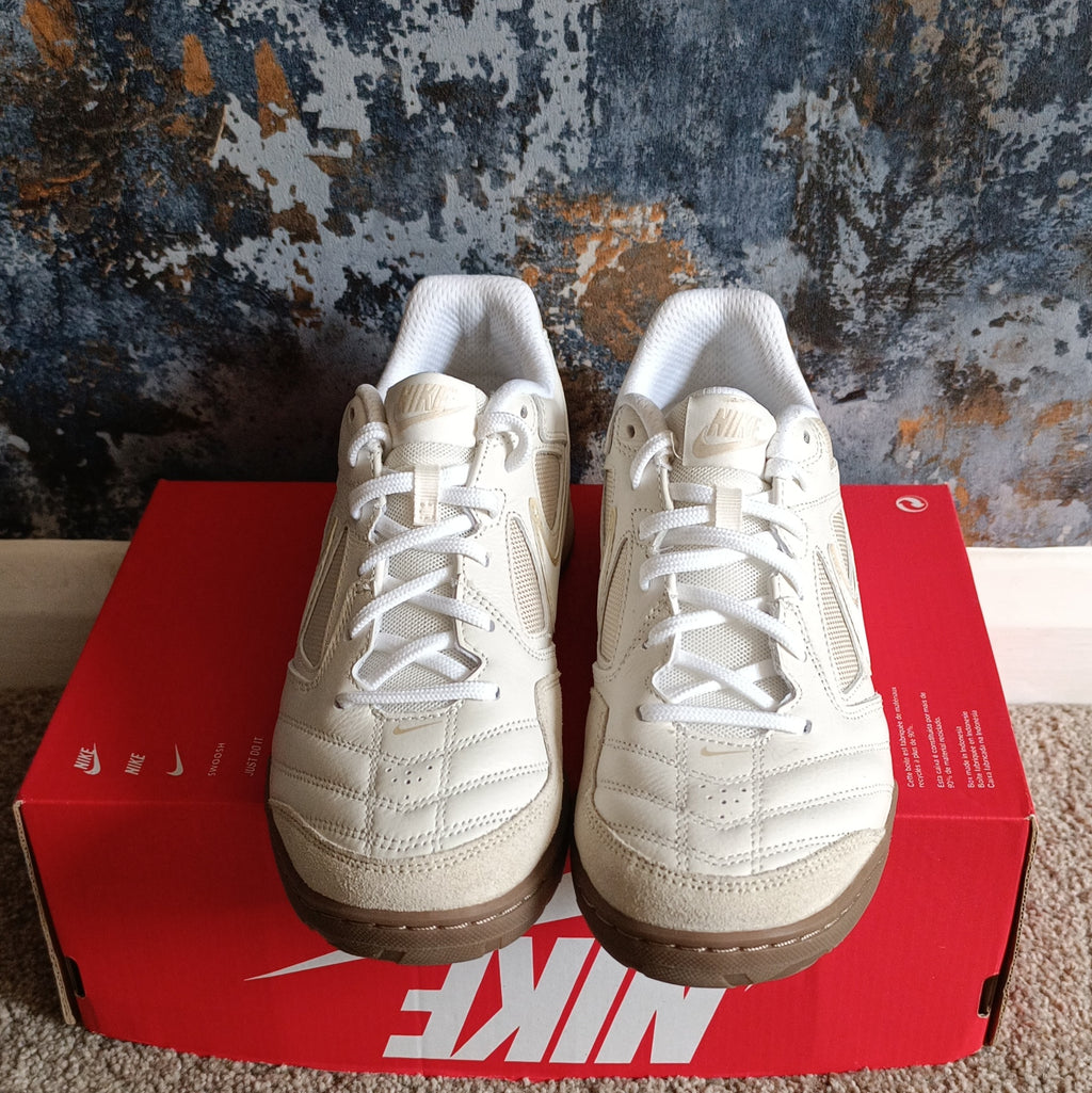 Nike Gato