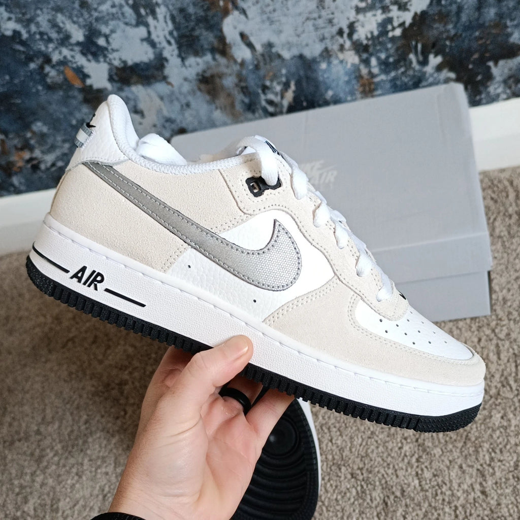 Nike Air Force 1 LV8 (GS) - UK 5.5