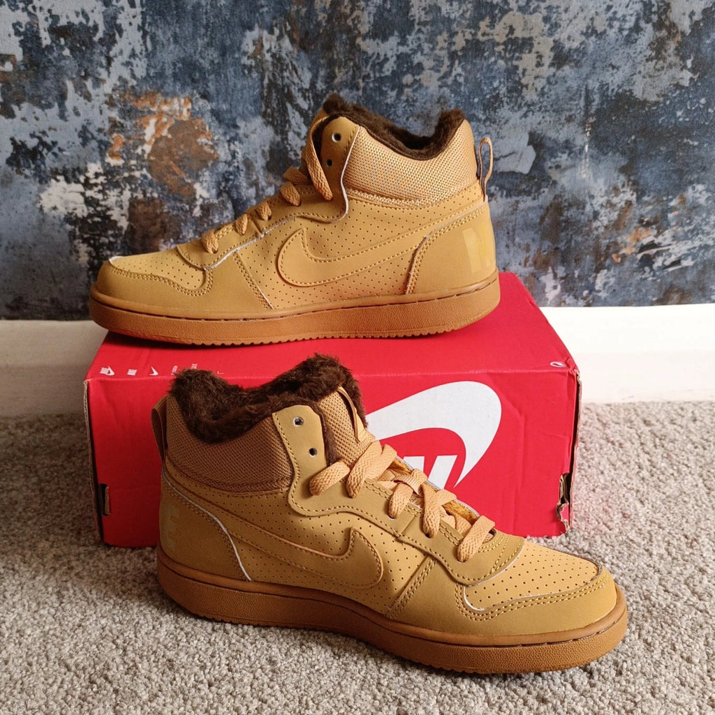 Nike Court Borough Mid WNTR (GS)