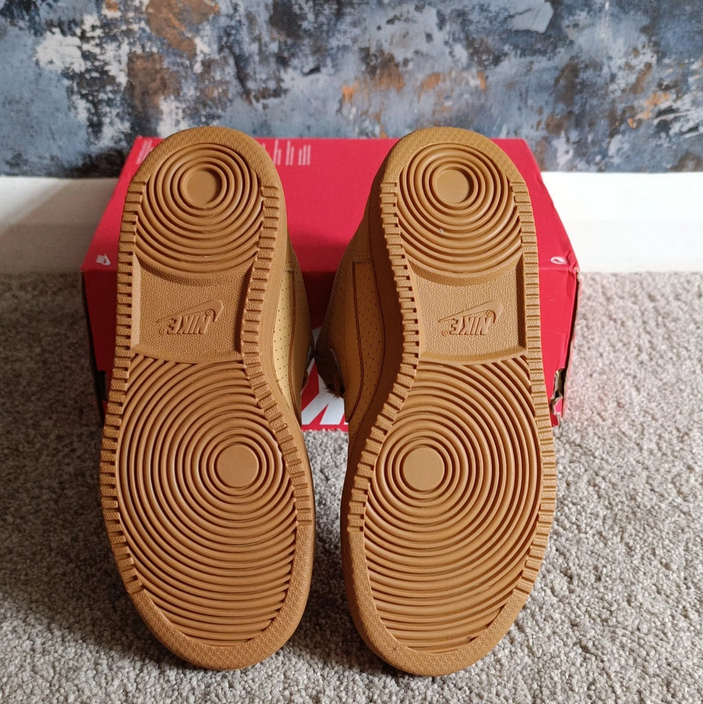 Nike Court Borough Mid WNTR (GS)