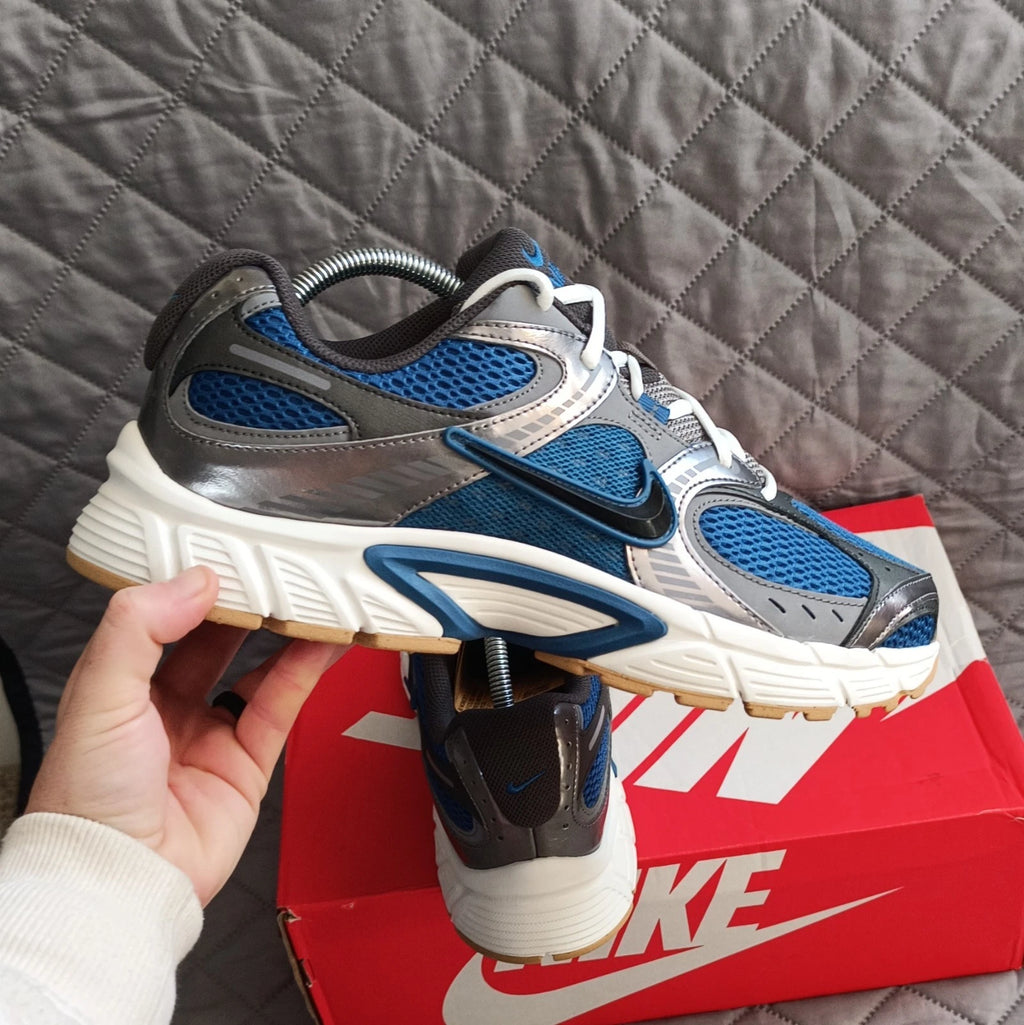 Nike V5 RNR - UK 9