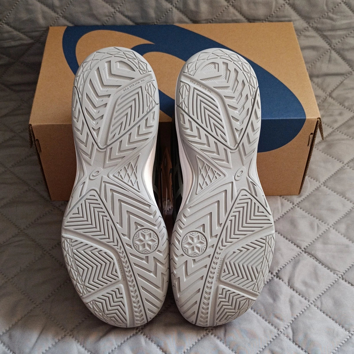 ASICS Upcourt 5