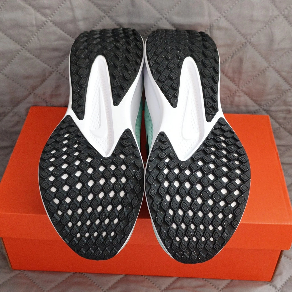 Nike Quest 6