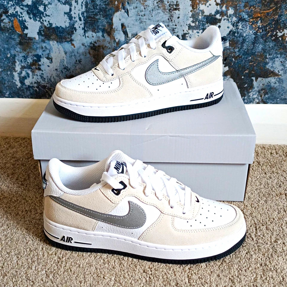 Nike Air Force 1 LV8 (GS) - UK 5.5